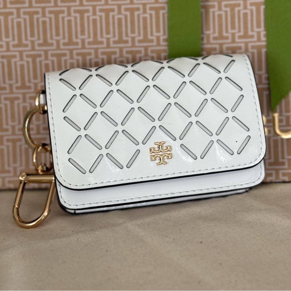 New Tory Burch 215+! EMERSON PERFORATED FLAP CARD CASE  WHITE
